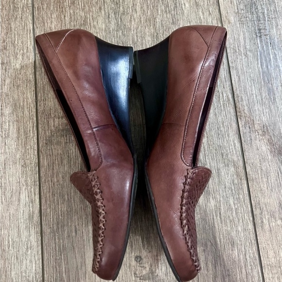 Naturalizer demure Brown Leather Loafers boardroom chic with Woven Design 7 - Picture 4 of 7